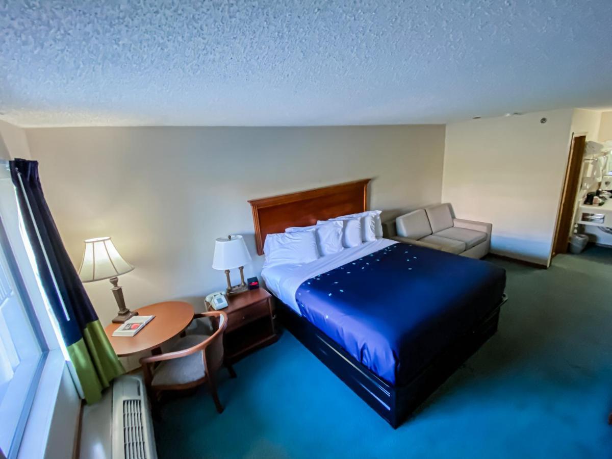 Green Gables Inn Брэнсон Экстерьер фото